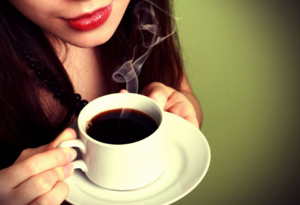cách ốm nhanh nhất có thể : Uống cà phê